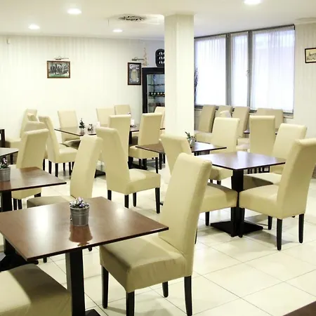 Corner Angyalfoeld 3*